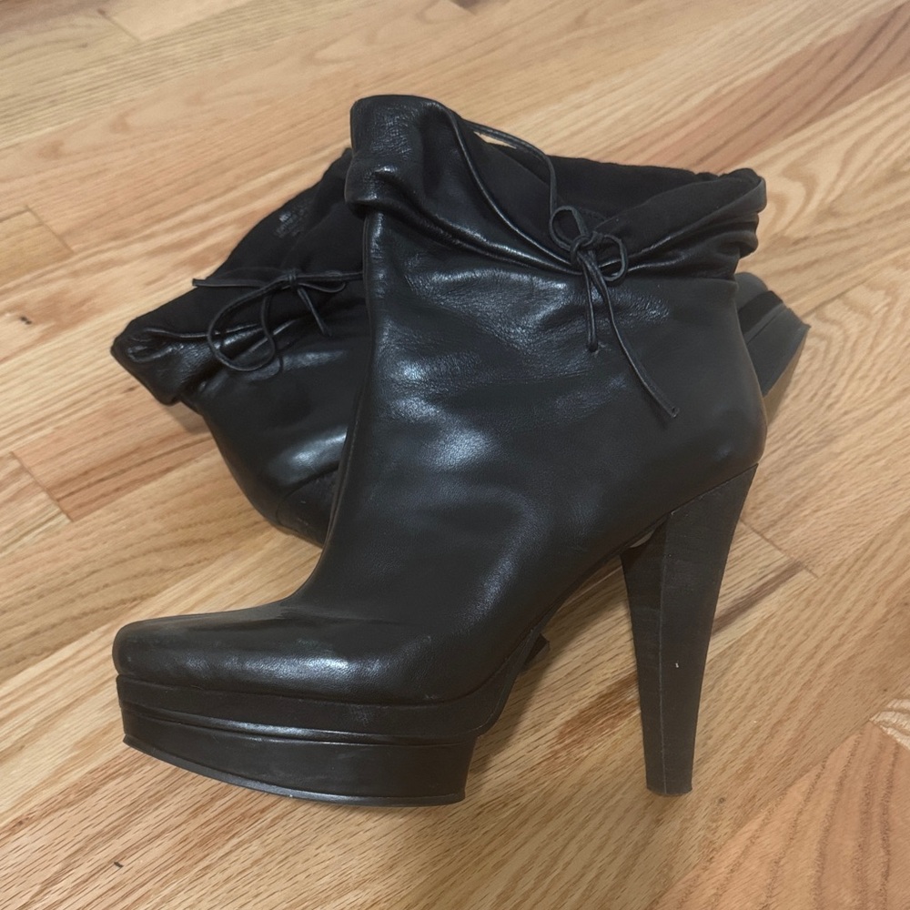 Nine West Black Leather Ankle Boots